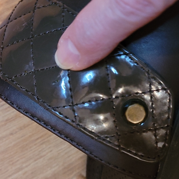 Crocs Cobbler leather/patent leather quilt strap brown heeled clogs, size 9. - Picture 6 of 10